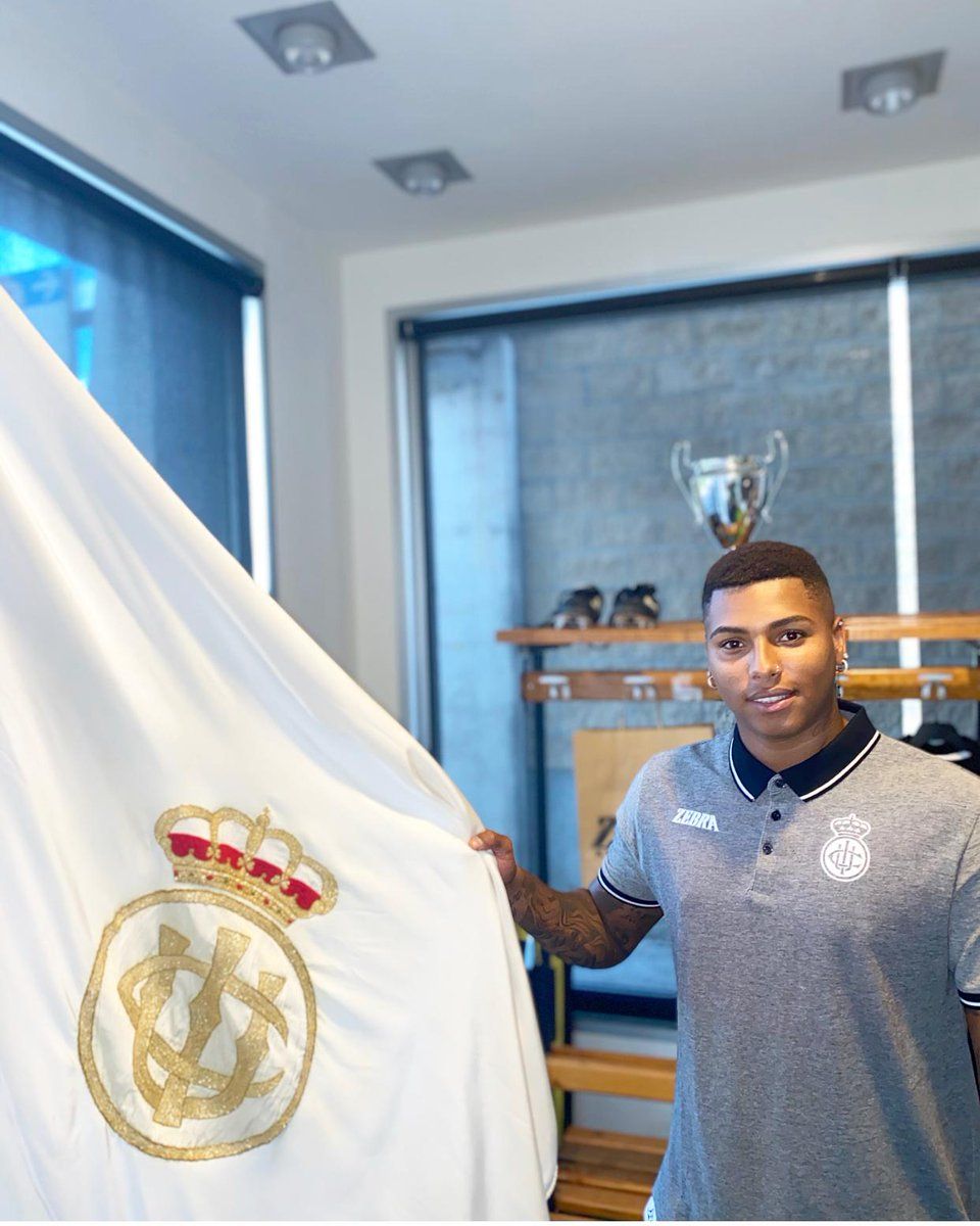 Moha Ramos durante su presentación con el Real Unión.