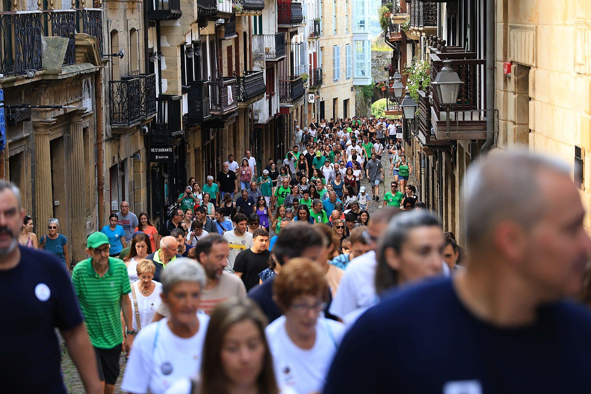 Cultural, familiar y de unión, así ha sido el &#039;Alardearekin Bat&#039; de Hondarribia