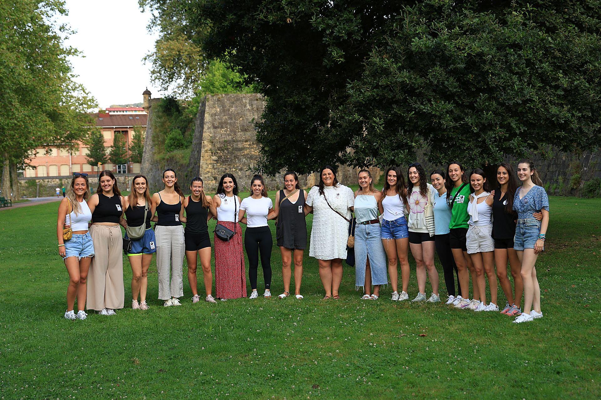 Cultural, familiar y de unión, así ha sido el &#039;Alardearekin Bat&#039; de Hondarribia