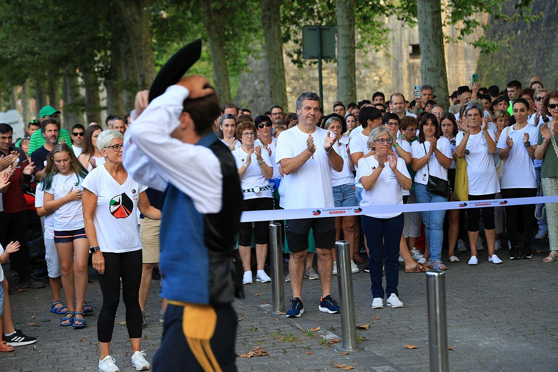 Cultural, familiar y de unión, así ha sido el &#039;Alardearekin Bat&#039; de Hondarribia