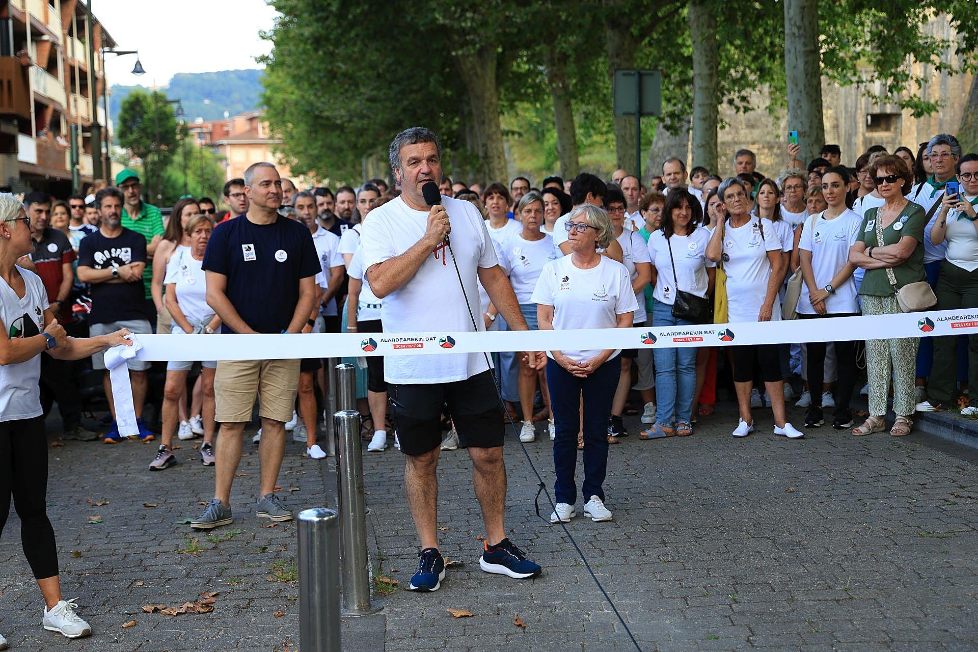 Cultural, familiar y de unión, así ha sido el &#039;Alardearekin Bat&#039; de Hondarribia