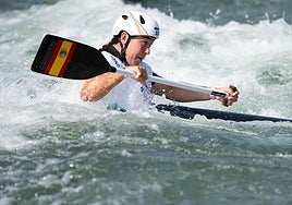 Miren Lazkano durante es descenso de la primera serie hoy en París.