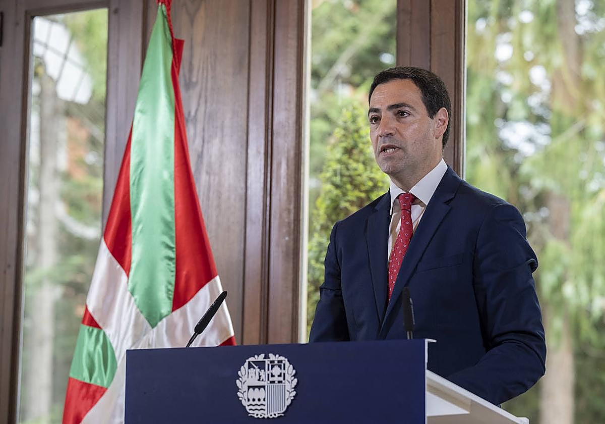 El lehendakari, Imanol Pradales, en su alocución de este martes.