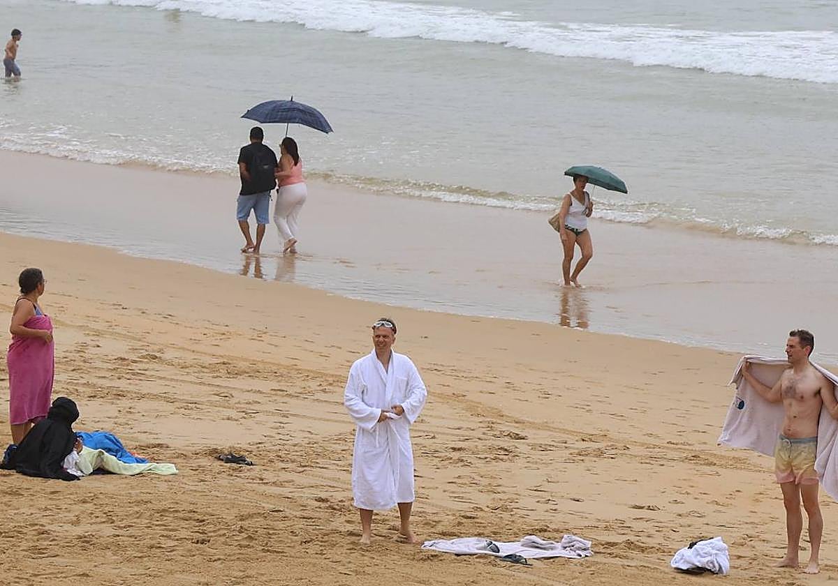 La lluvia pone fin al primer episodio de ola de calor del verano