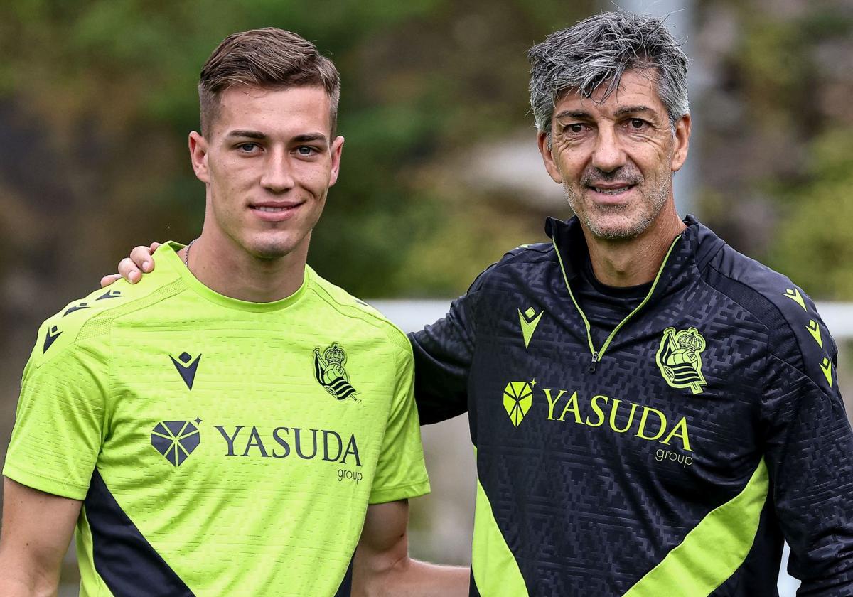 Luka Sucic e Imanol Alguacil posan en el primer entrenamiento del croata con la Real.