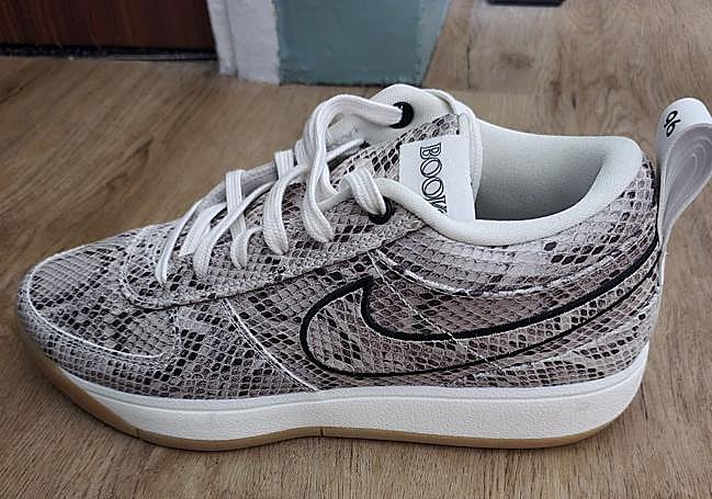 Nike Book 1 'Python'.