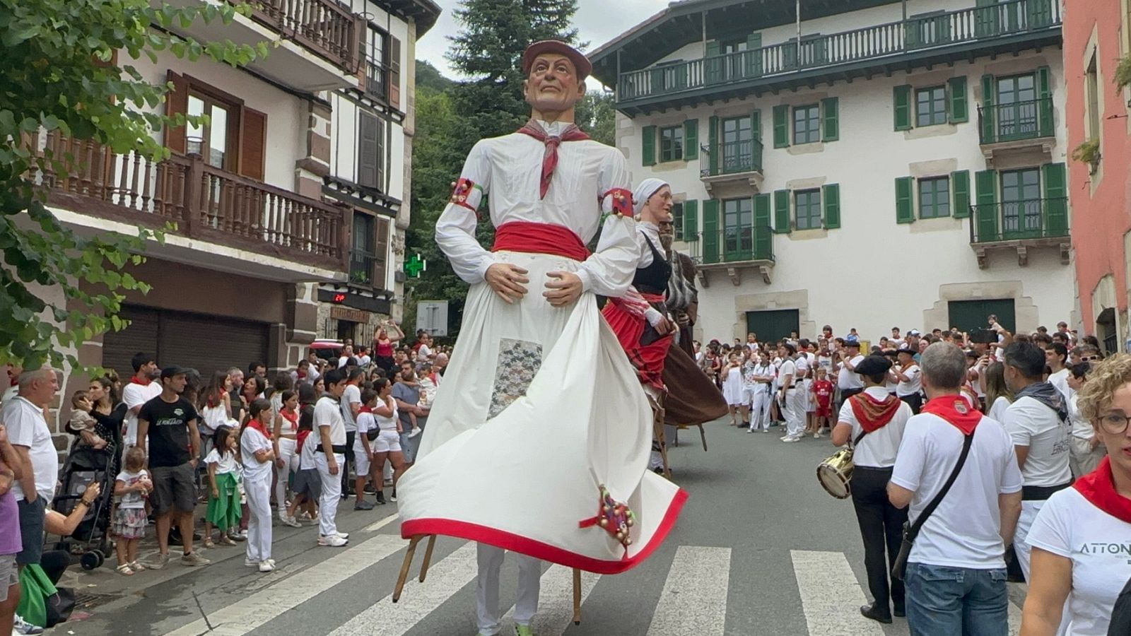 Txupinazo oficial a las fiestas de San Esteban en Bera