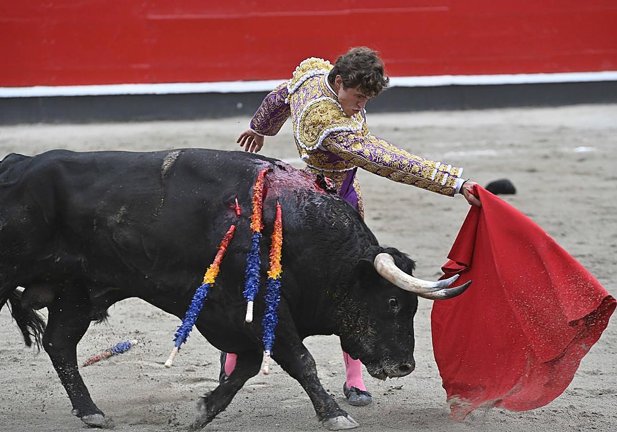 Imagen principal - &#039;Almirante&#039; volvió a ser protagonista en Azpeitia