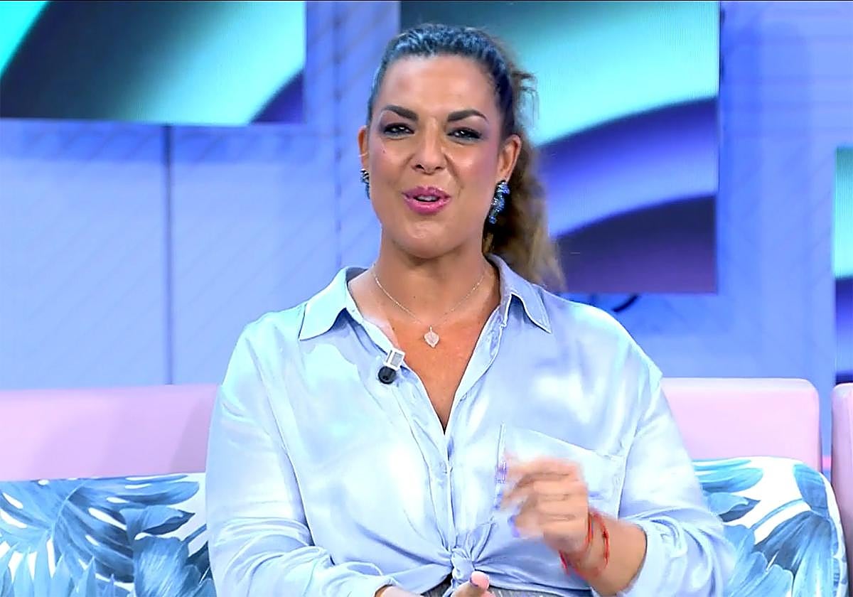 Adriana Dorronsoro durante su petición a Carlos Sobera en directo.