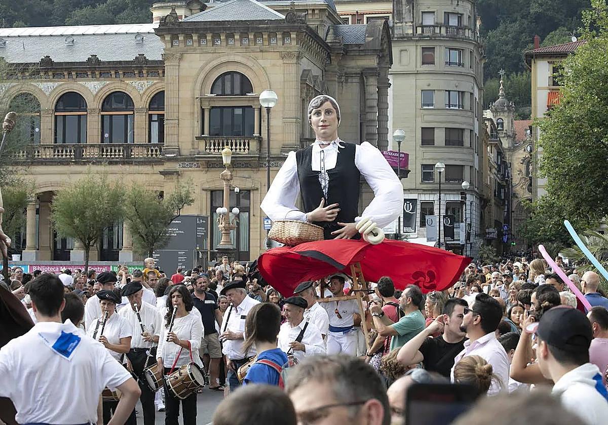 Los desfiles de gigantes y cabezudos volverán a ser protagonistas para los más pequeños en la Semana Grande de San Sebastián.