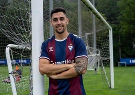 Martín Merquelanz, con la camiseta de la SD Eibar.