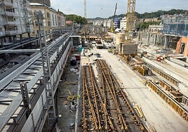 Aparato de vía en ancho internacional destinado en exclusiva a la alta velocidad colocado ya en la estación de San Sebastián.
