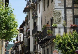 Imagen de archivo de la calle Mayor de Hernani.