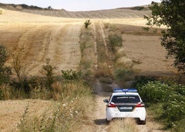 La Guardia Civil estuvo buscando por Treviño a los dos ladrones que escaparon.