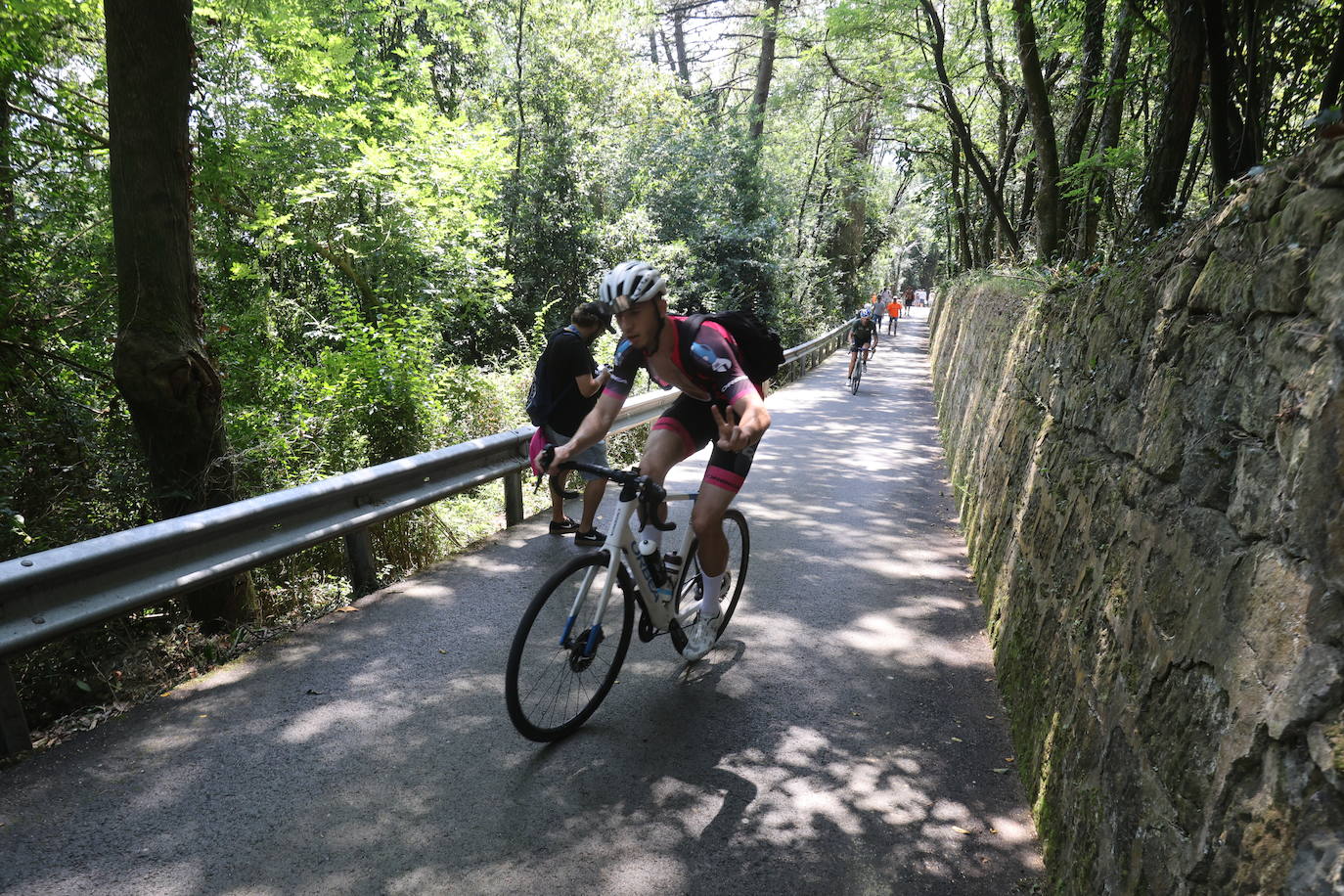 La afición vibra en el muro de Pillotegi