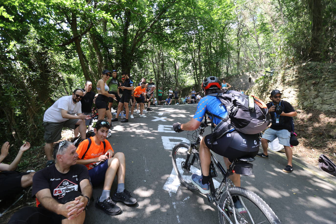 La afición vibra en el muro de Pillotegi