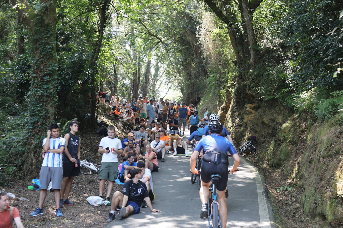 La afición vibra en el muro de Pillotegi