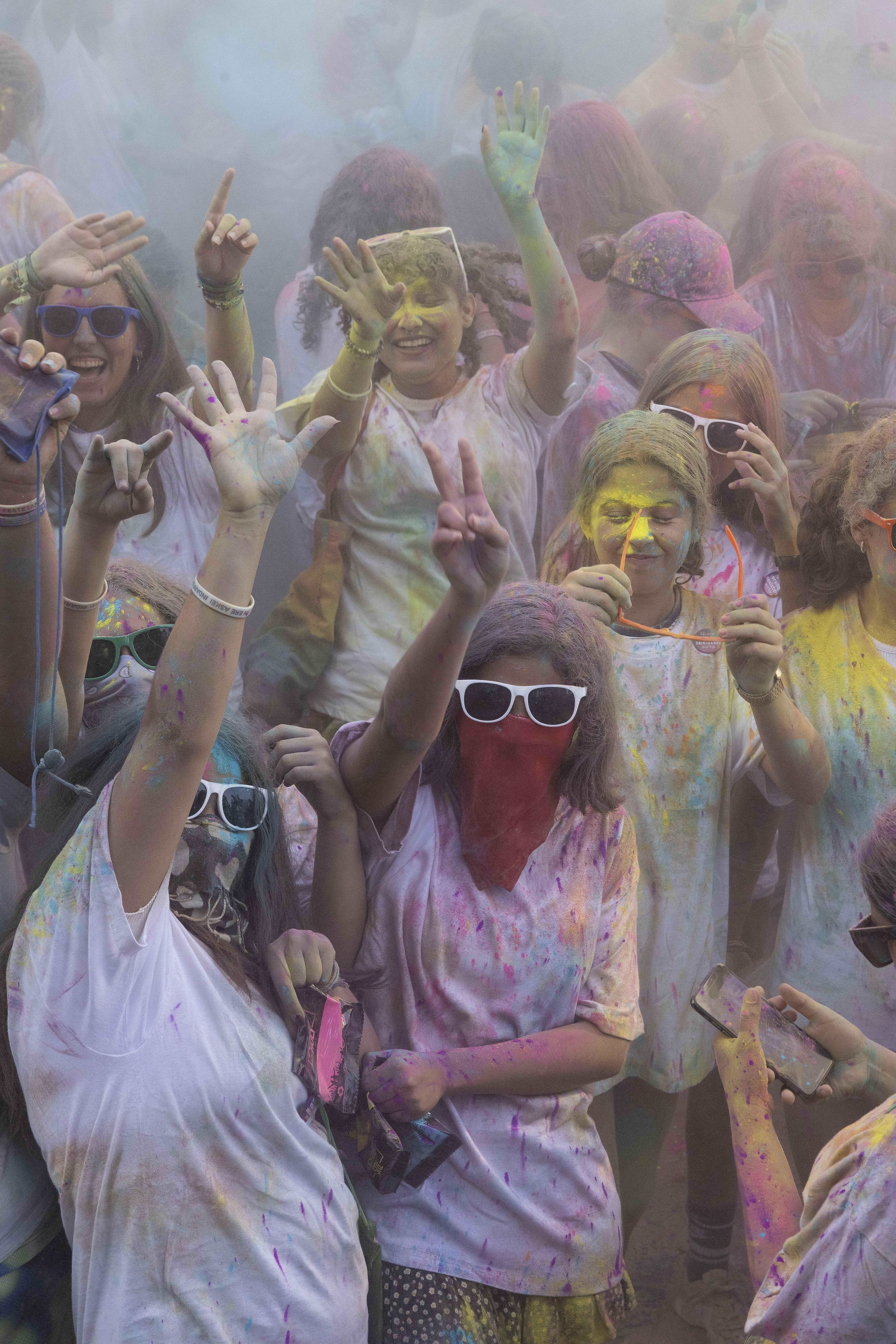 El &#039;Holi fest&#039; del Boulevard, en imágenes