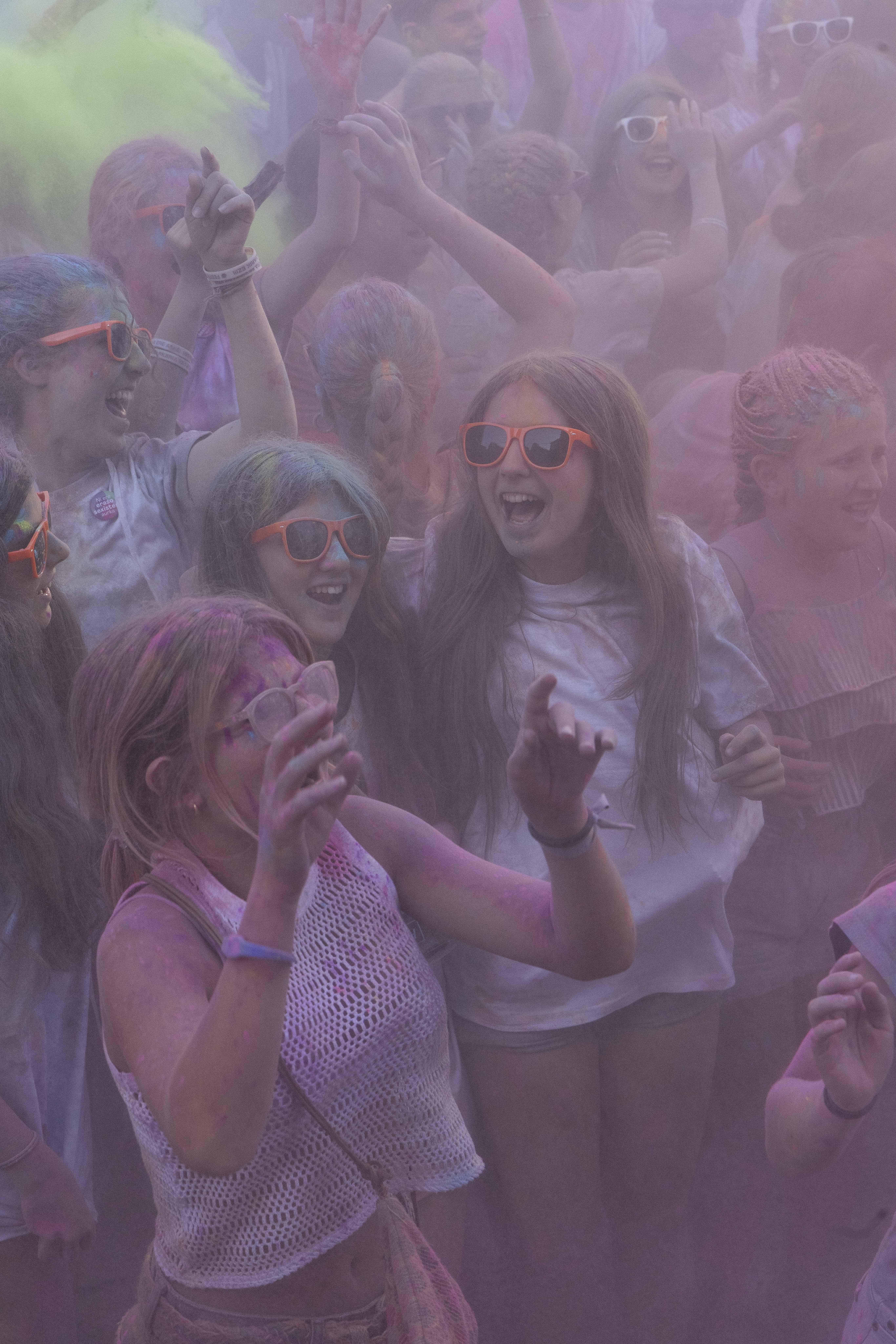 El &#039;Holi fest&#039; del Boulevard, en imágenes