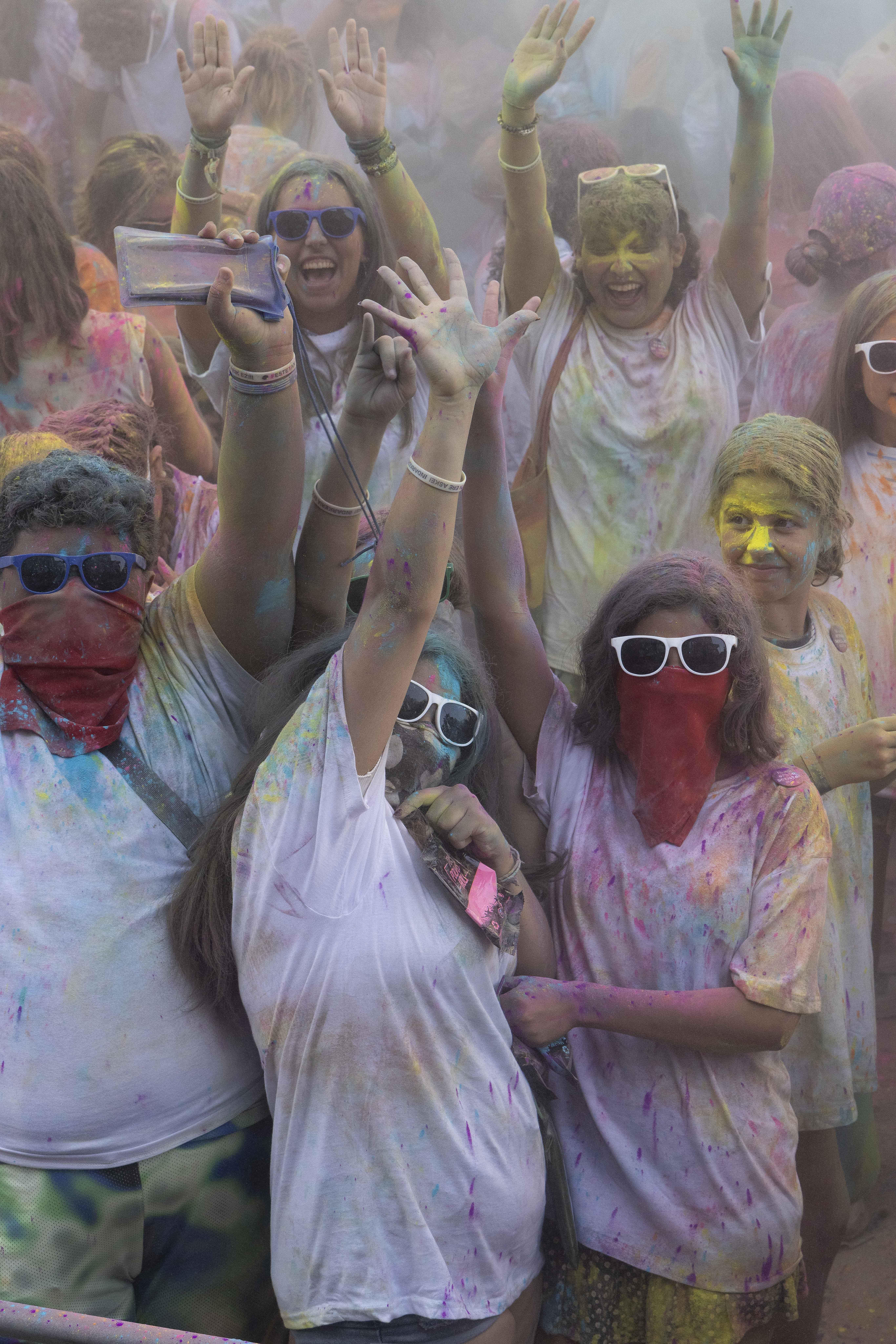 El &#039;Holi fest&#039; del Boulevard, en imágenes