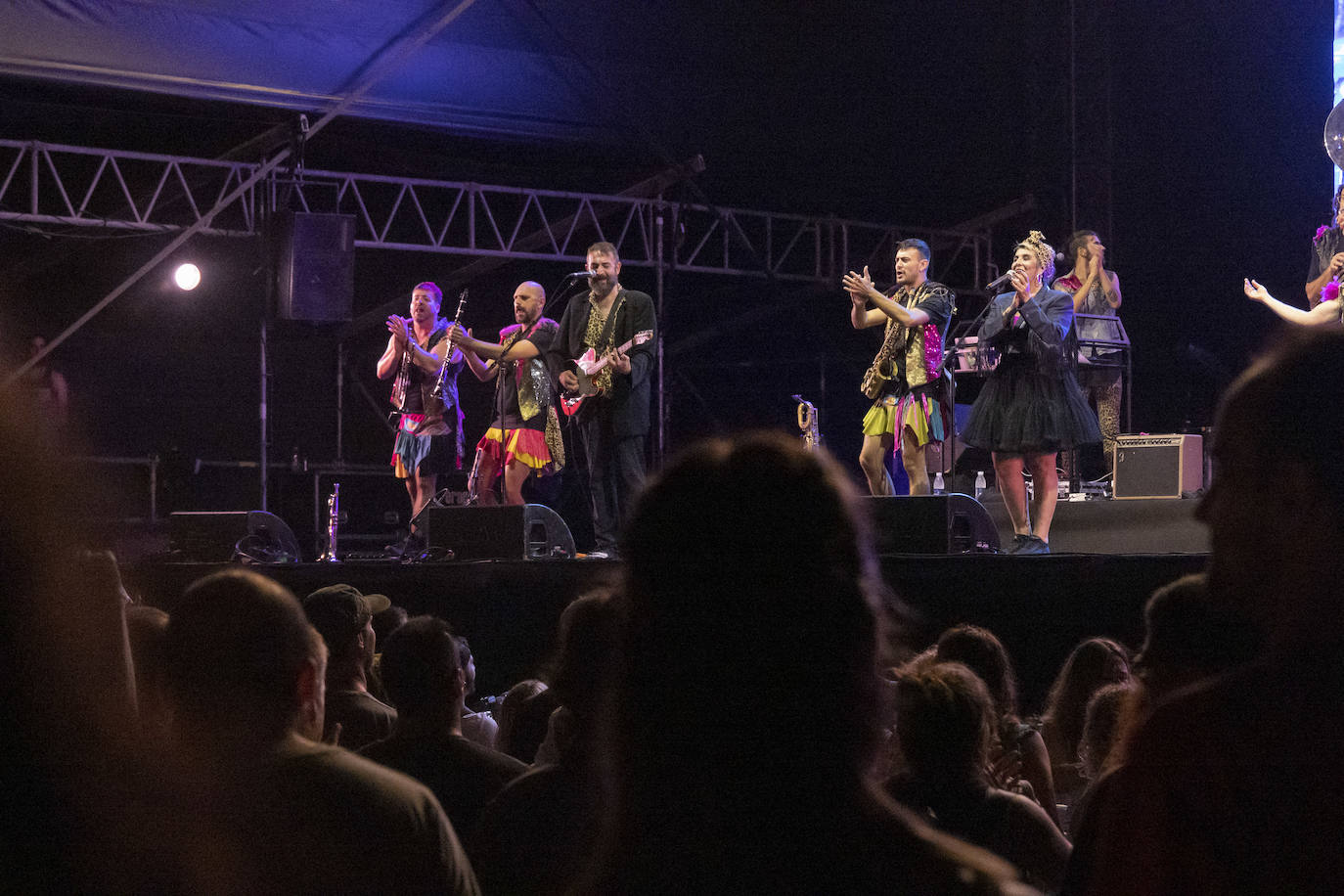 Las mejores imágenes del concierto de Amparanoia en Sagüés