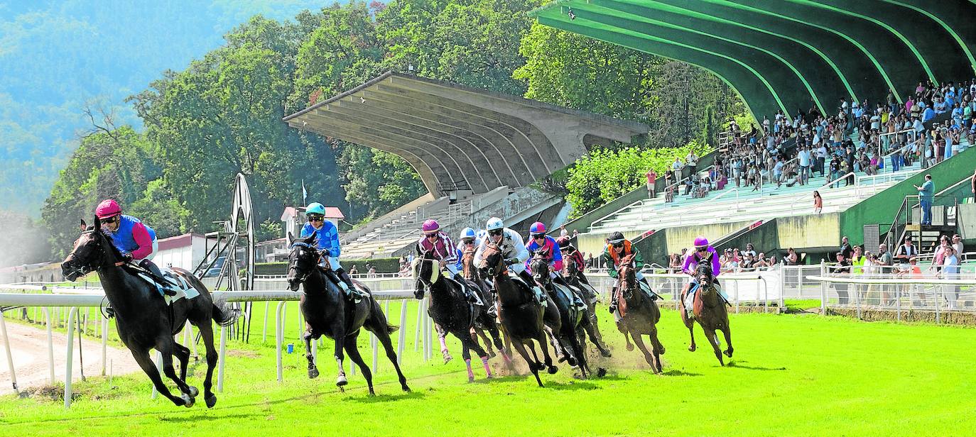 La yegua 'Swiftway' fue clara vencedora este domingo en el hipódromo donostiarra.