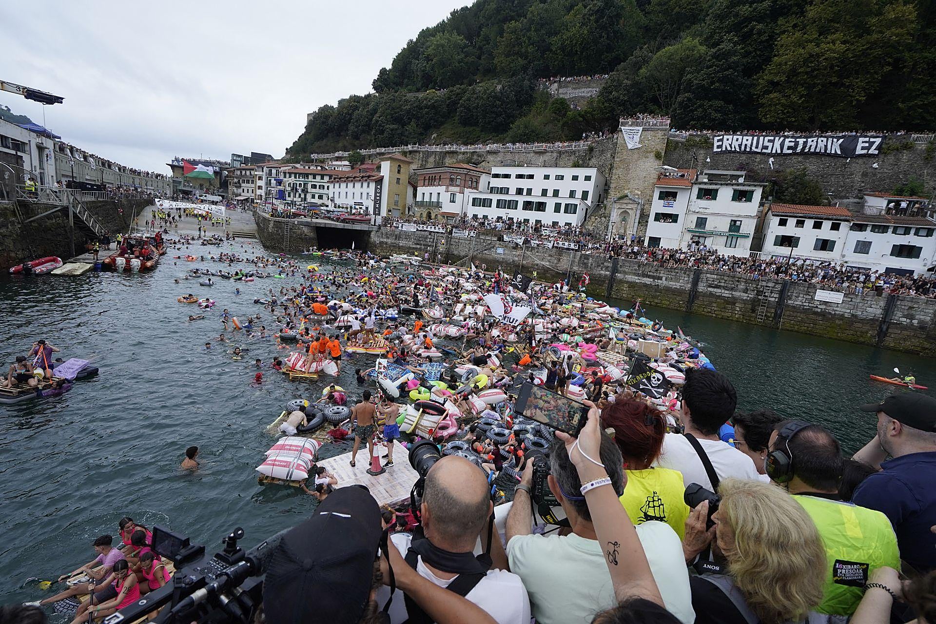 Las mejores imágenes del Abordaje Pirata