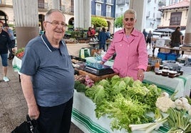 Eskarolak, Jaione Irazustaren postuan.