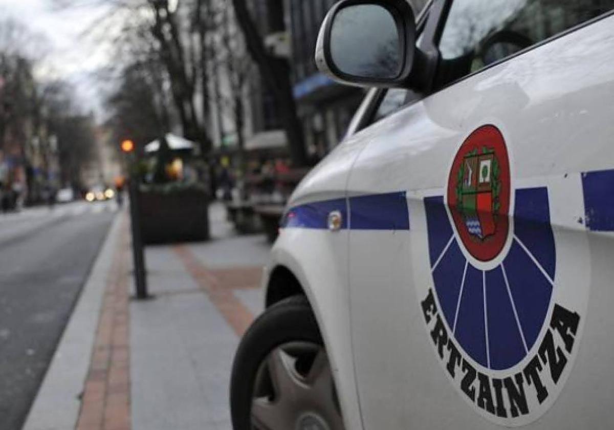 Detienen a tres hombres por intentar forzar la puerta de una lonja en Errenteria