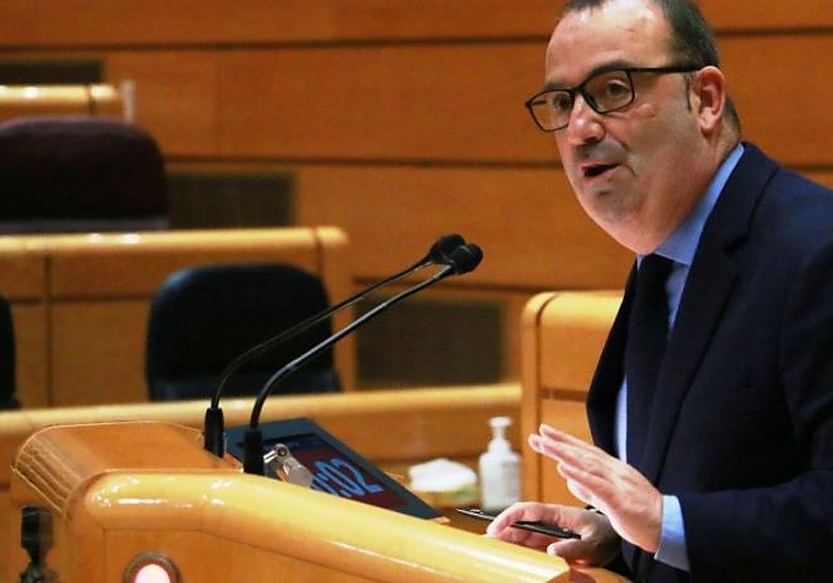 El senador del PNV Luke Uribe-Etxebarria.