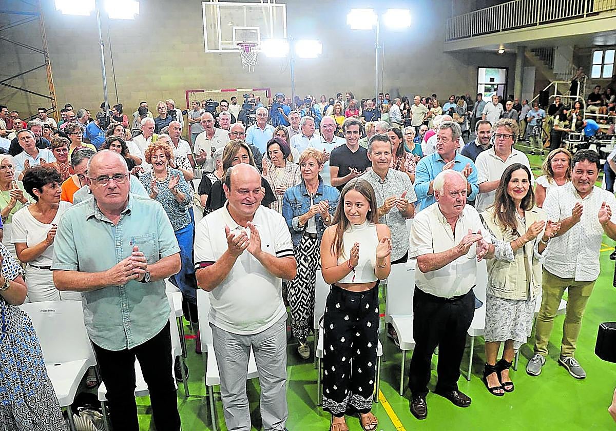 Joseba Egibar y Andoni Ortuzar, durante la apertura del curso político del PNV que celebró el pasado año en el Antoniano Ikastetxea de Zarautz.