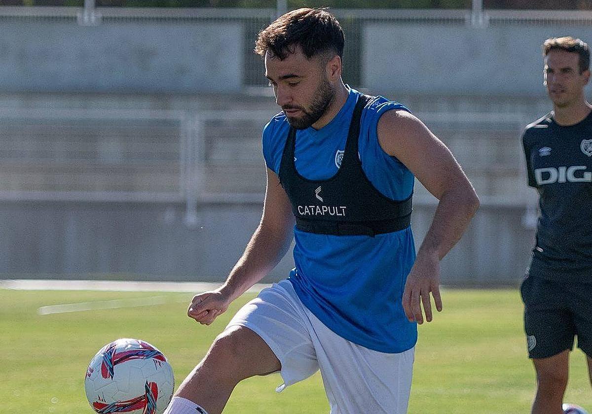 Unai López, durante un entrenamiento con el Rayo Vallecano