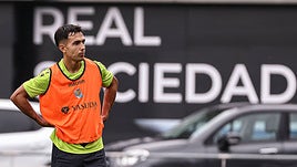 Martin Zubimendi durante un entrenamiento con la Real