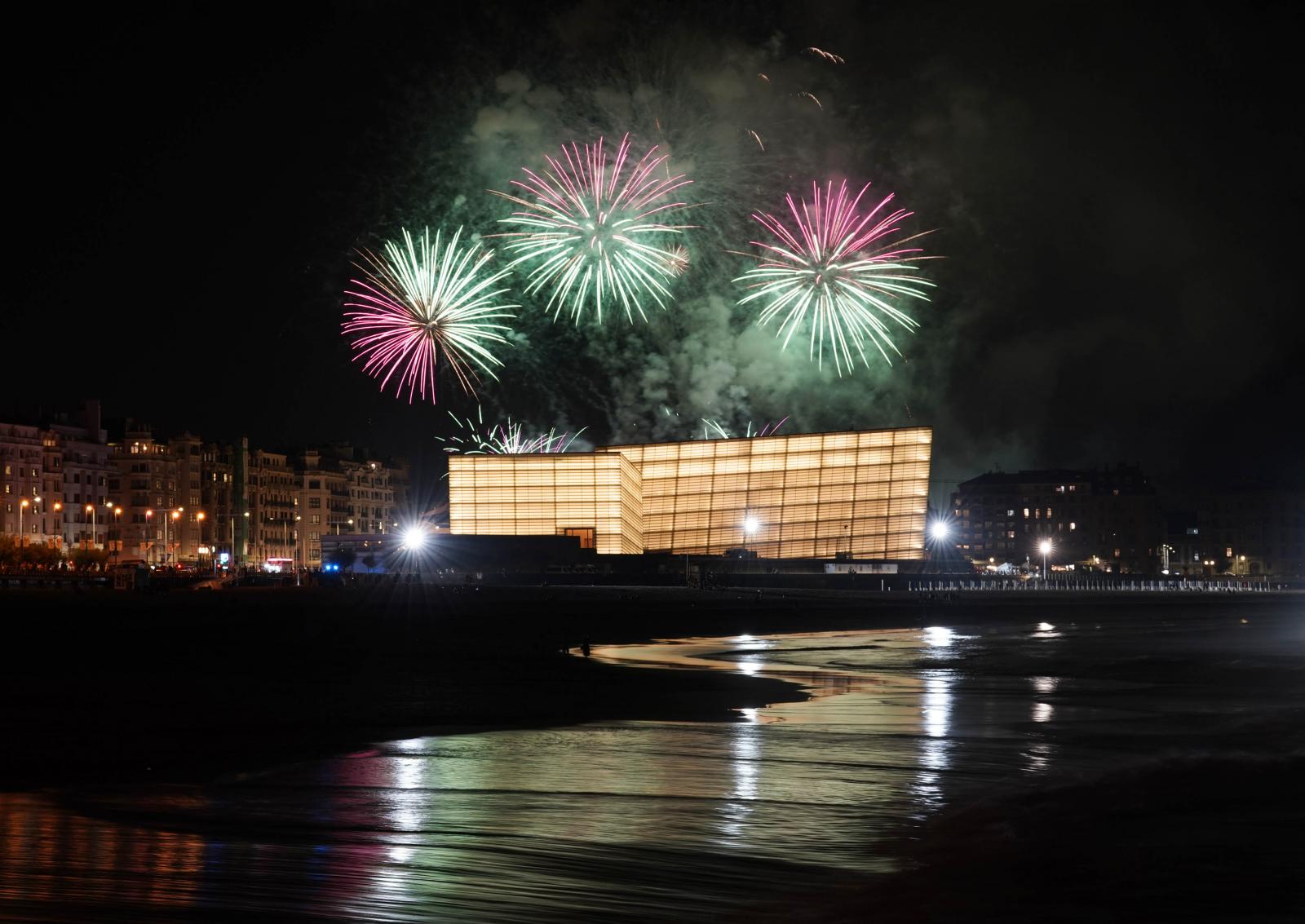 Pirotecncia Vulcano es la encargada de confeccionar la estructura pirotécnica de esta noche.
