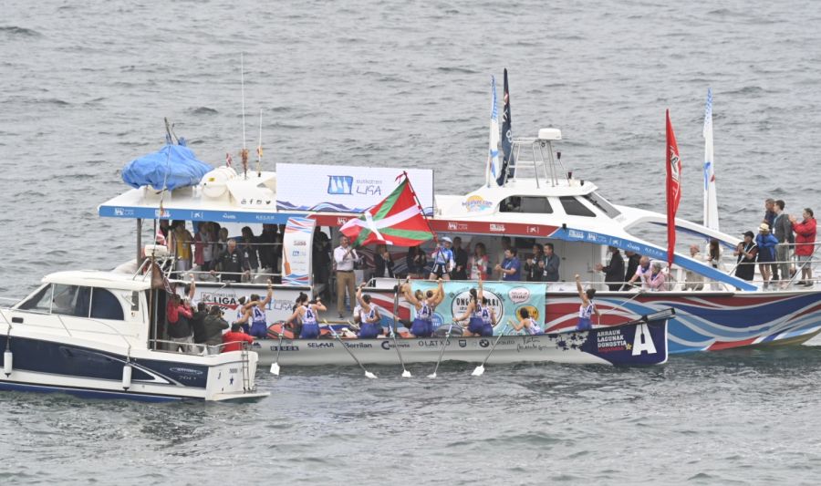 Arraun Lagunak no cede ninguna bandera