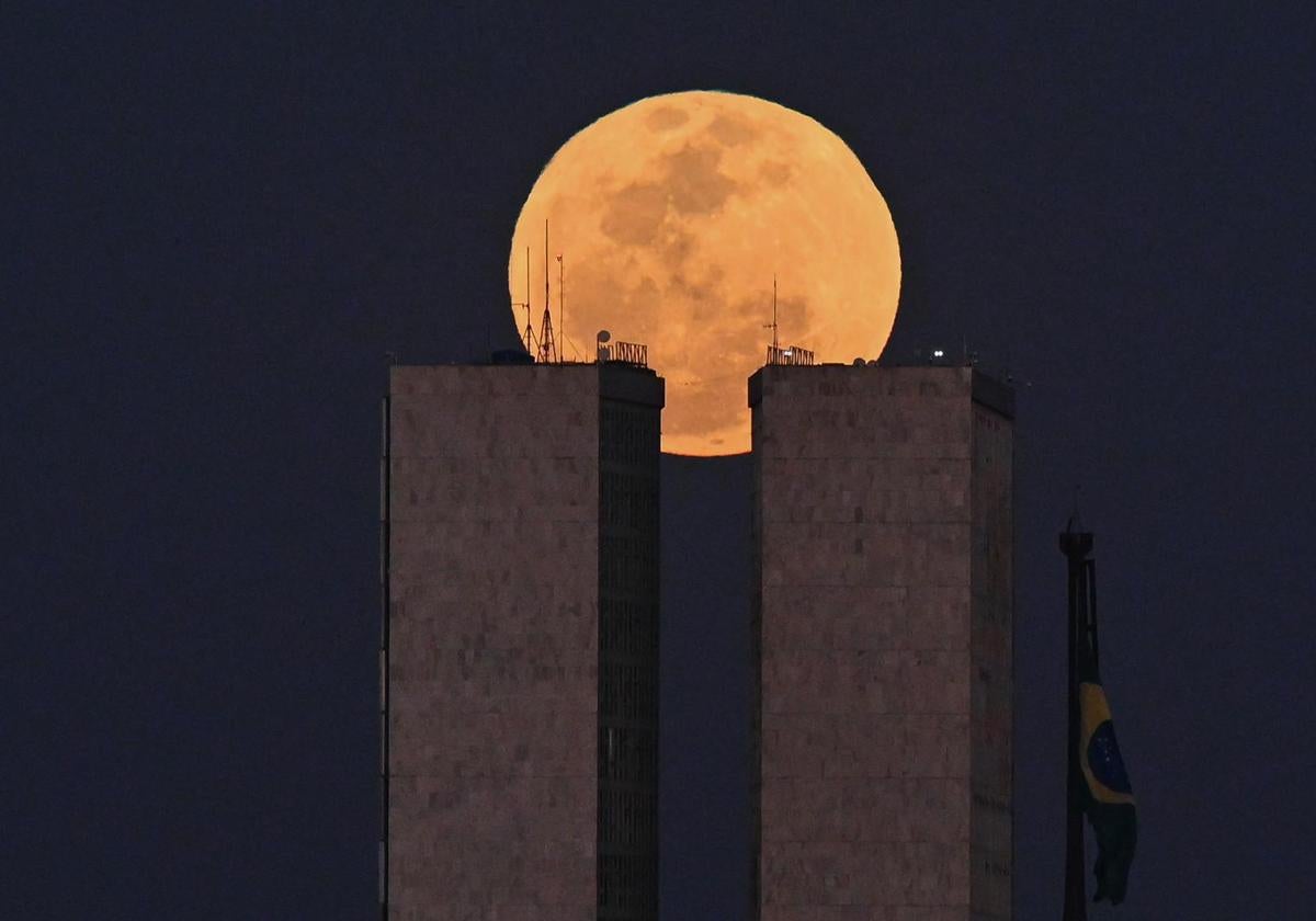 Así se ha visto la superluna en otras partes del mundo