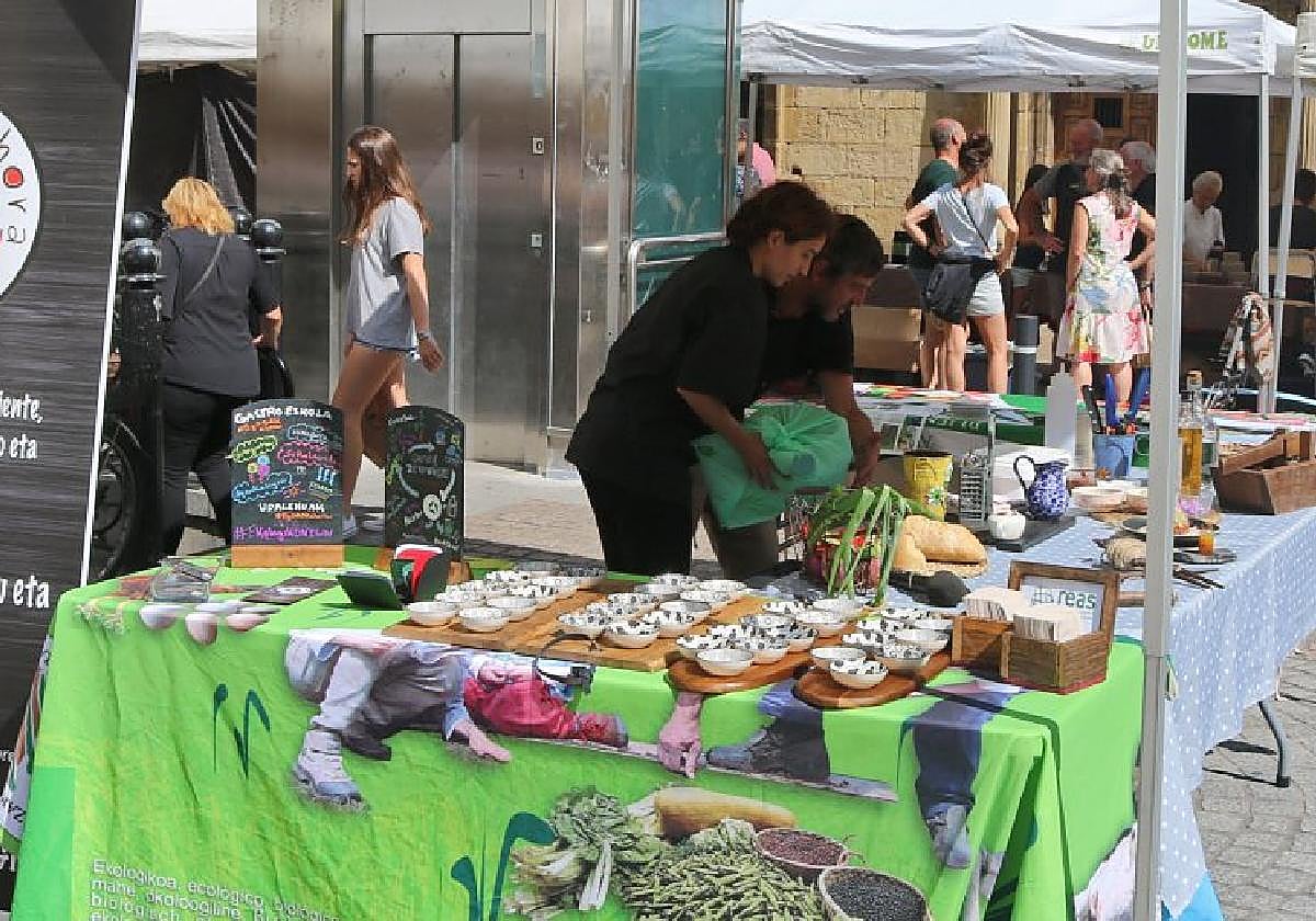 La feria ecológica estará en Lege Zaharren Enparantza este viernres de 10.00 a 14.30.
