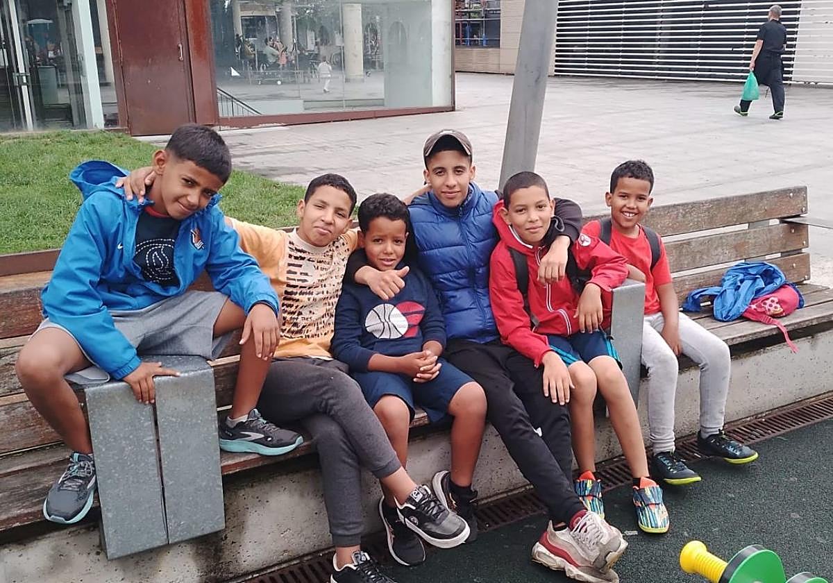 Este año han sido tres los niños saharauis que están pasando el verano con familias de acogida en Lasarte-Oria.