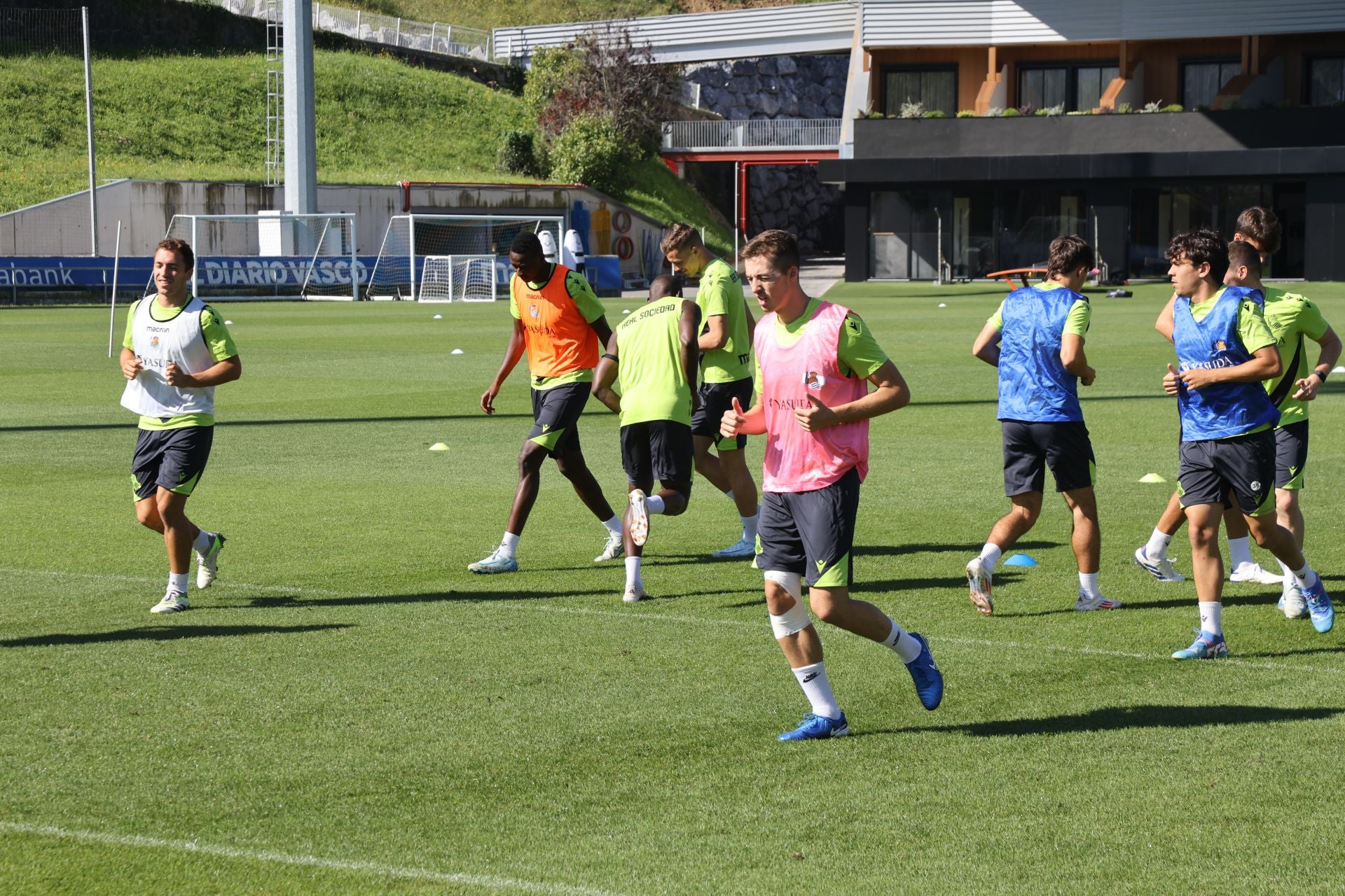 Imágenes del último entrenamiento de la Real Sociedad antes de recibir al Alavés