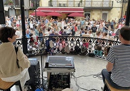 Giro paregabea erromeriarekin Musika Plazan igande honetan.