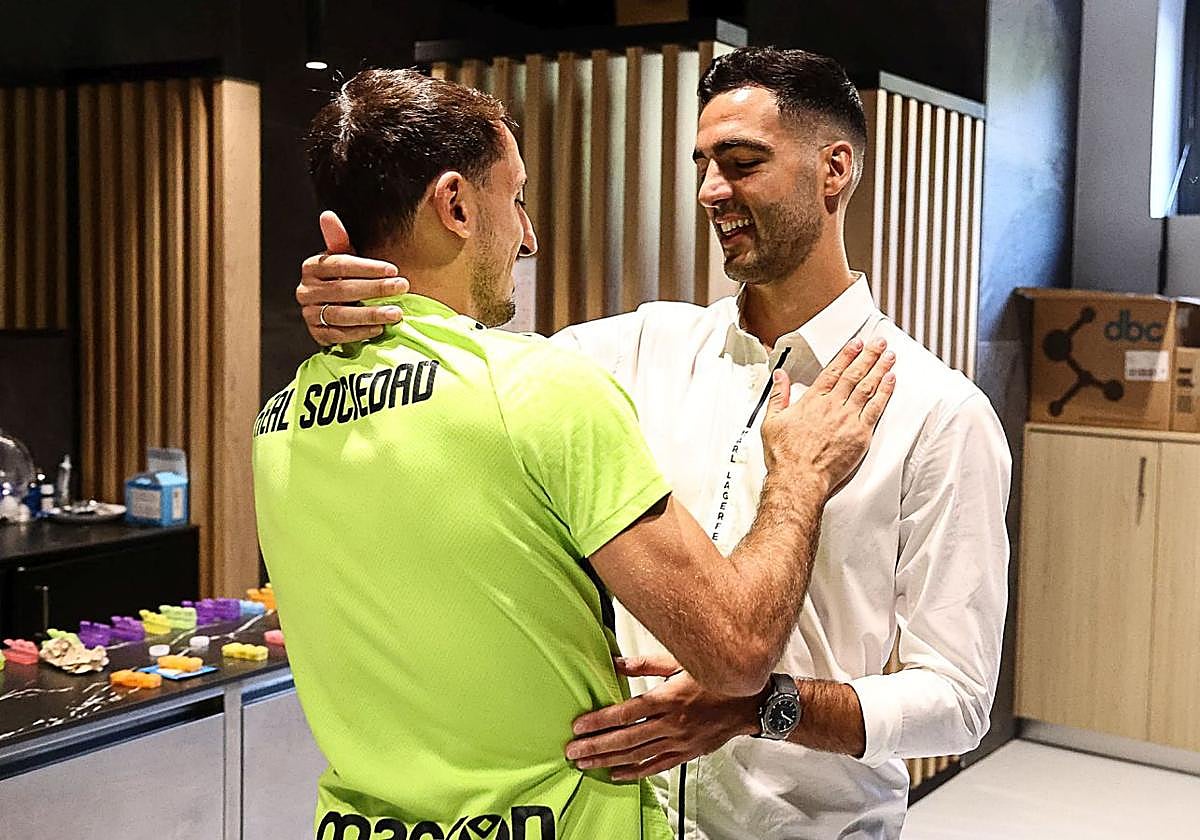 Las imágenes de la despedida de Mikel Merino de sus compañeros