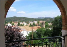 Vista de la iglesia de El Centenillo (Jaén).