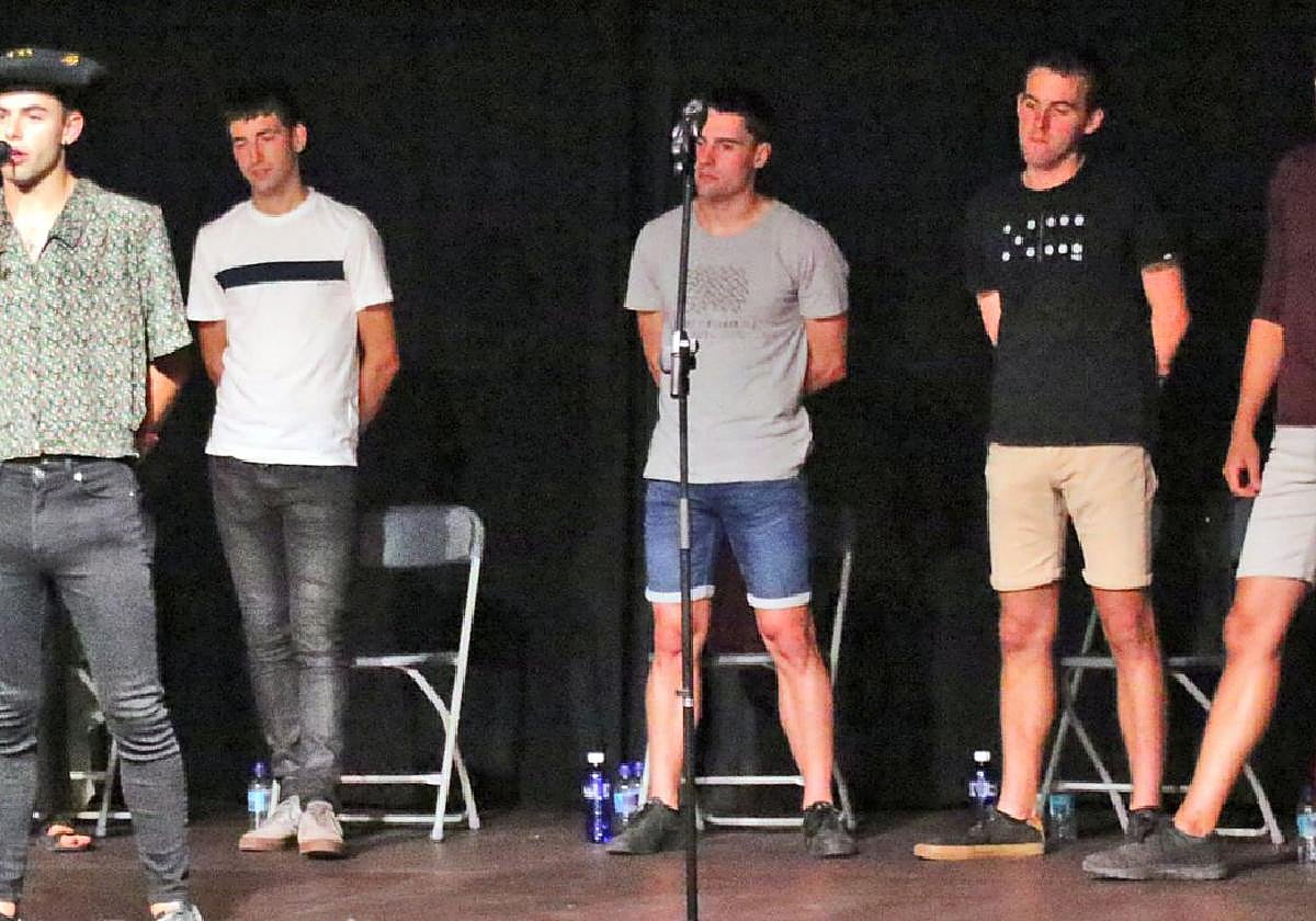 Bertsolari Gazteen Lizardi Sarian etorkizuneko bertsolariak entzuteko parada izaten dute bertsozaleak Euskal Astearen barne.