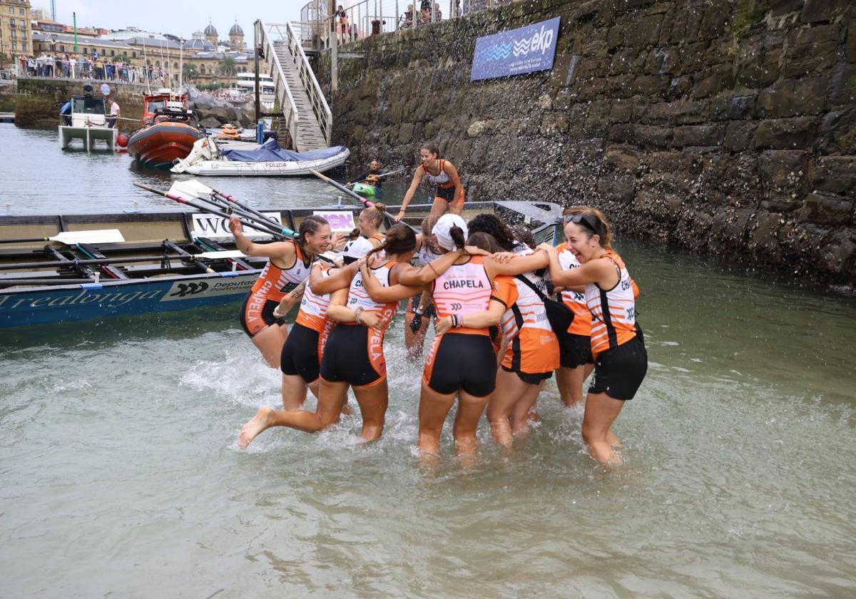 Las remeras de Chapela se abrazan en el Puerto.