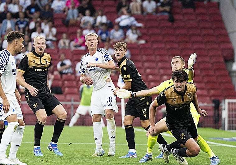Orri Oskarsson, en un encuentro con el Copenhague.