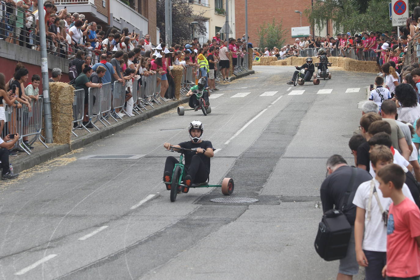 Las mejores imágenes del Día de la Adolescencia y la Juventud de las fiestas de San Bartolomé