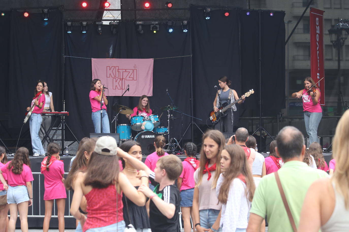 Las mejores imágenes del Día de la Adolescencia y la Juventud de las fiestas de San Bartolomé