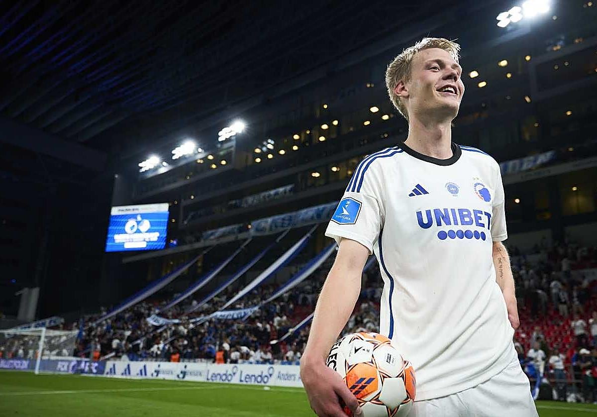 Orri Óskarsson durante un partido con el Copenhague