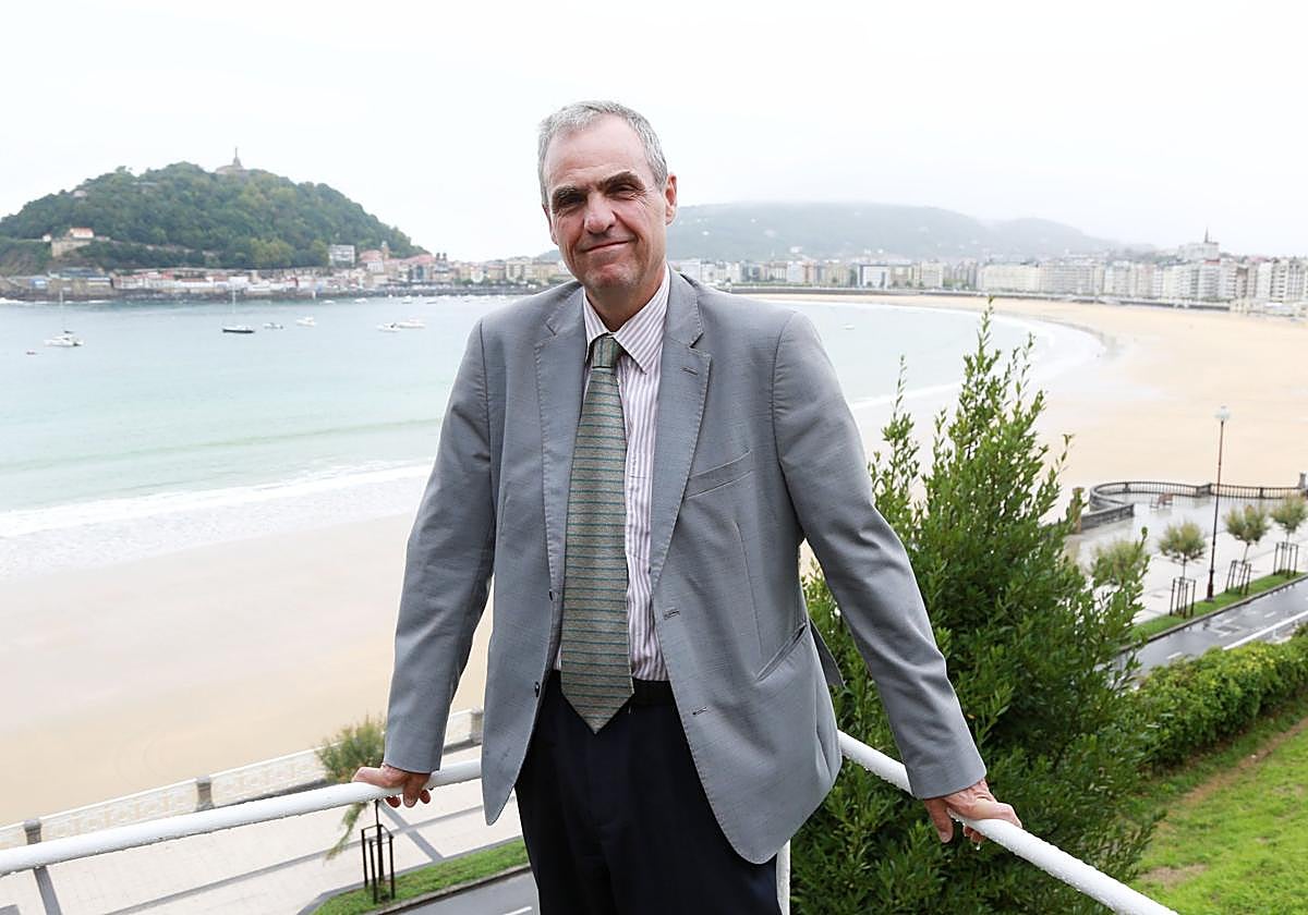 Renato Opertti, en el exterior del palacio de Miramar de San Sebastián.