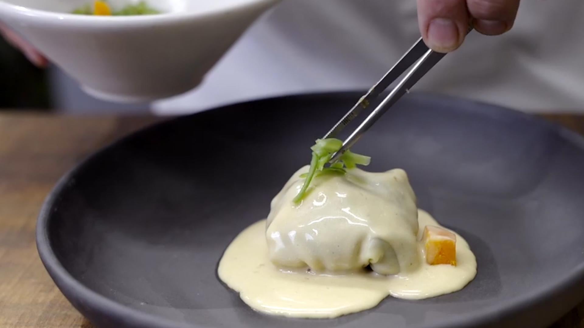 Receta del ravioli de langostinos, setas y salsa de Martini de Felix ...